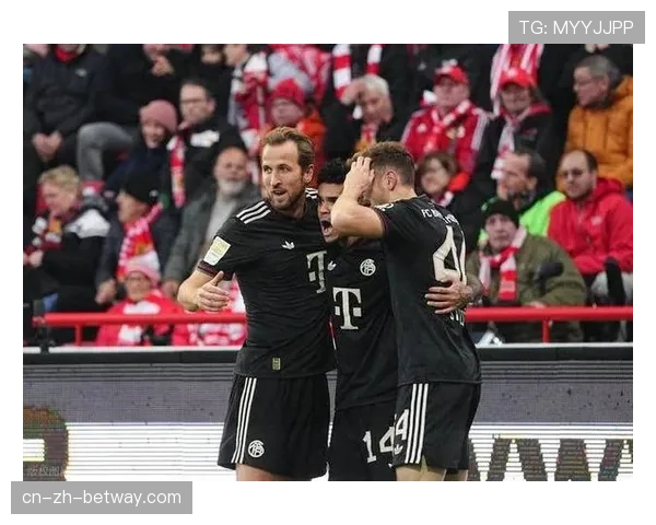 柏林联合门将屡次关键扑救 零封拜仁攻势